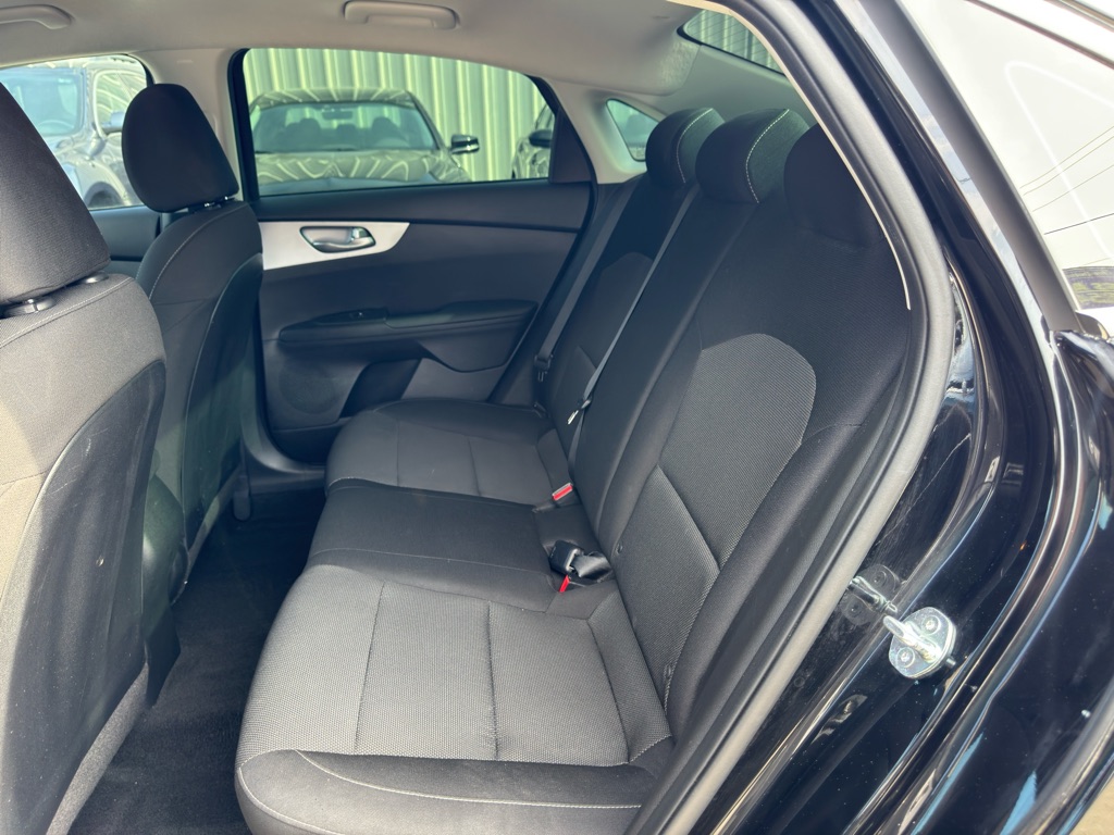 Photo 6 of this KIA FORTE