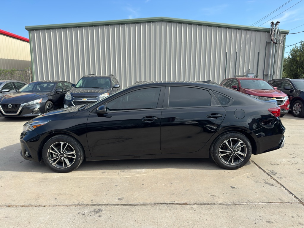 Photo 4 of this KIA FORTE