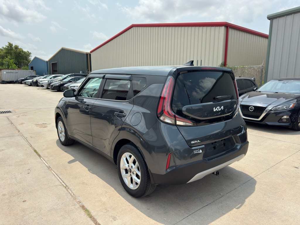 Photo 8 of this KIA SOUL