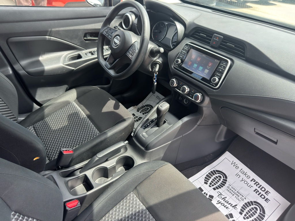 Photo 17 of this NISSAN VERSA