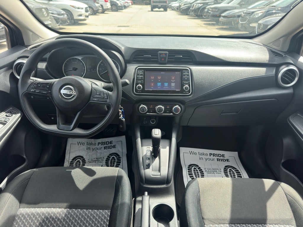 Photo 16 of this NISSAN VERSA