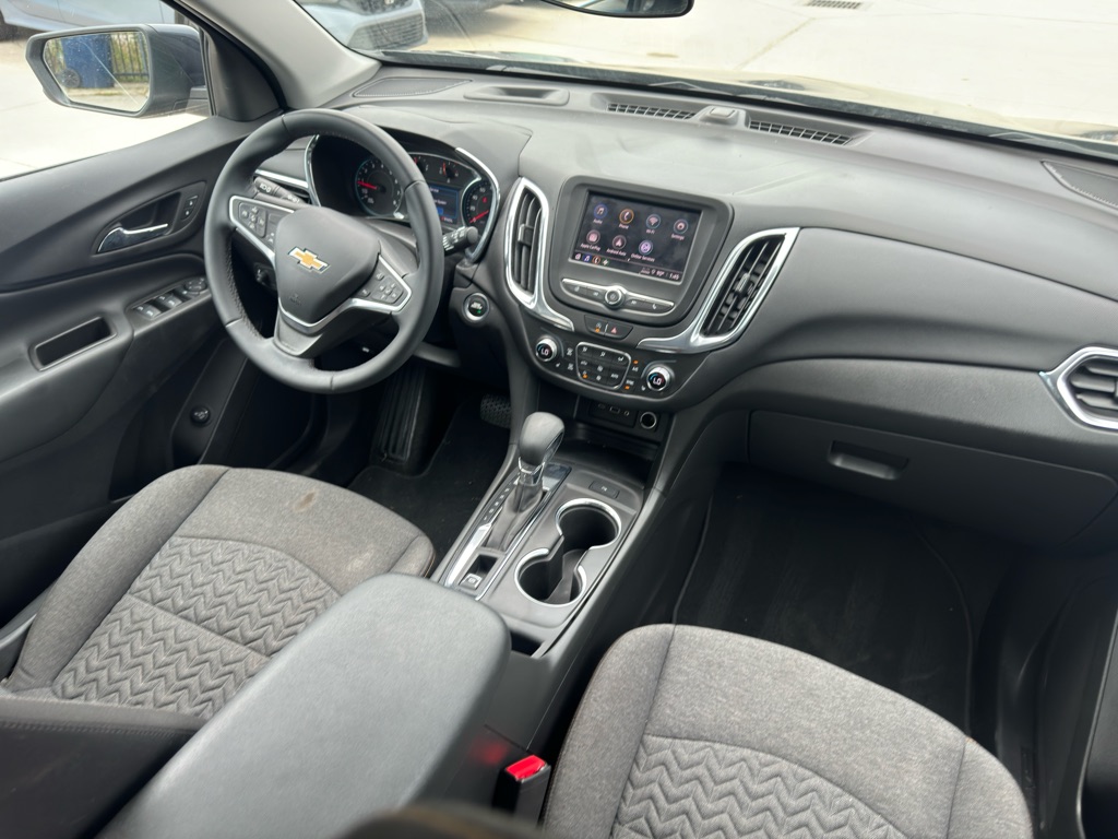 Photo 10 of this CHEVROLET EQUINOX