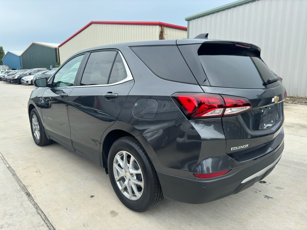 Photo 4 of this CHEVROLET EQUINOX
