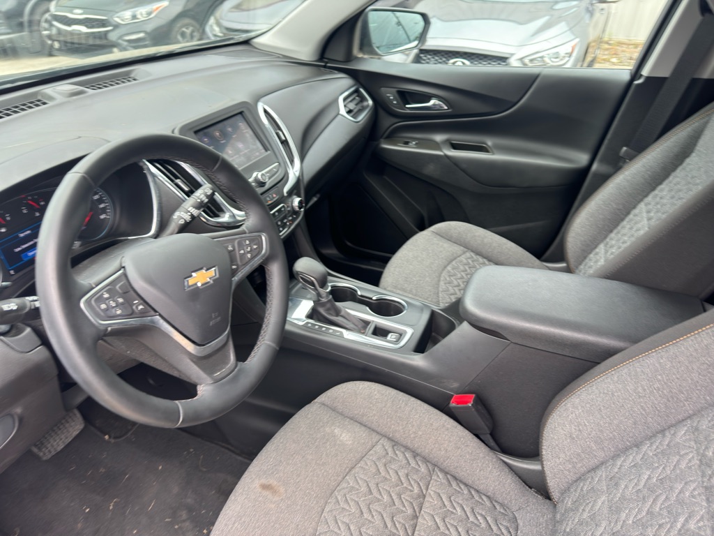 Photo 8 of this CHEVROLET EQUINOX