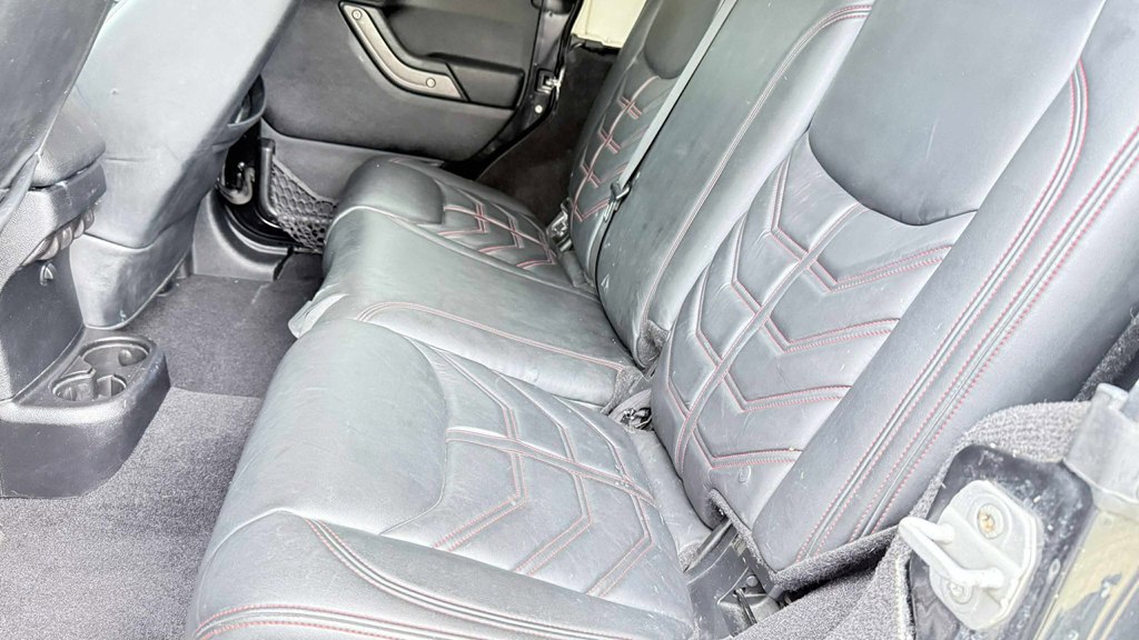 Photo 9 of this JEEP WRANGLER UNLIMI