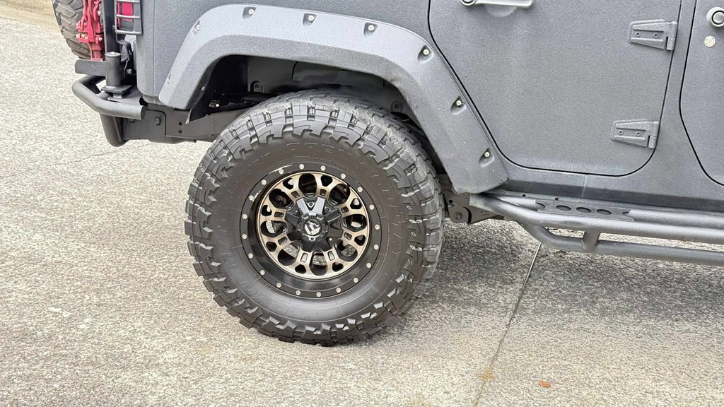 Photo 28 of this JEEP WRANGLER UNLIMI