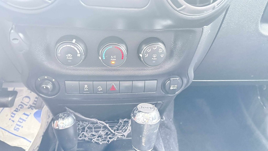 Photo 14 of this JEEP WRANGLER UNLIMI