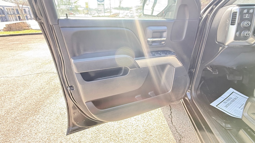 Photo 26 of this CHEVROLET SILVERADO 1500