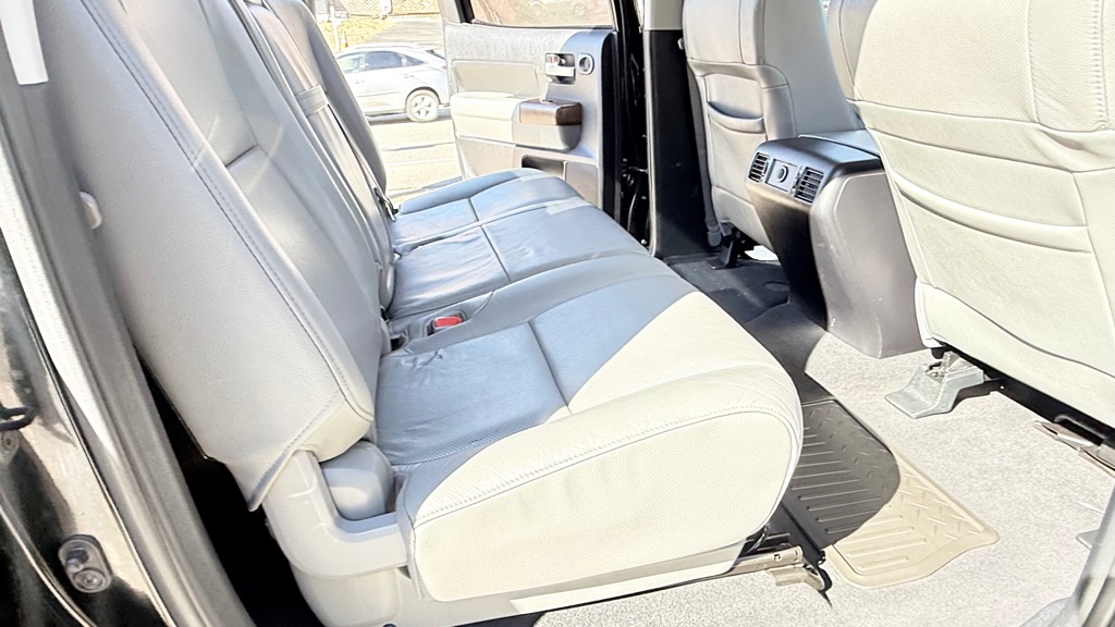 Photo 14 of this TOYOTA TUNDRA
