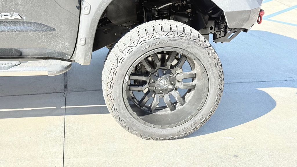 Photo 17 of this TOYOTA TUNDRA