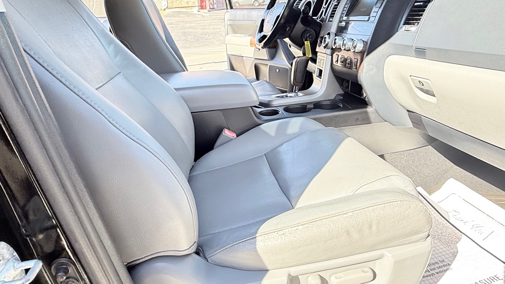 Photo 11 of this TOYOTA TUNDRA
