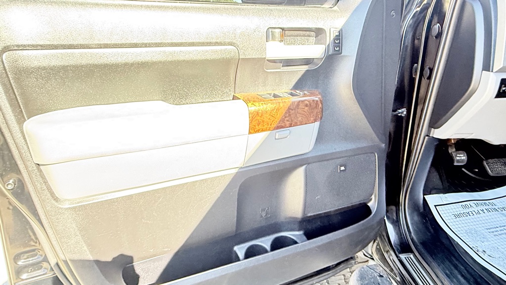 Photo 15 of this TOYOTA TUNDRA