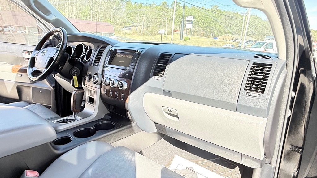Photo 12 of this TOYOTA TUNDRA