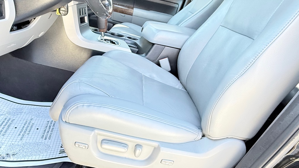 Photo 9 of this TOYOTA TUNDRA