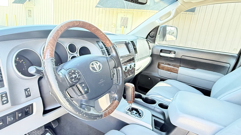 Photo 8 of this TOYOTA TUNDRA