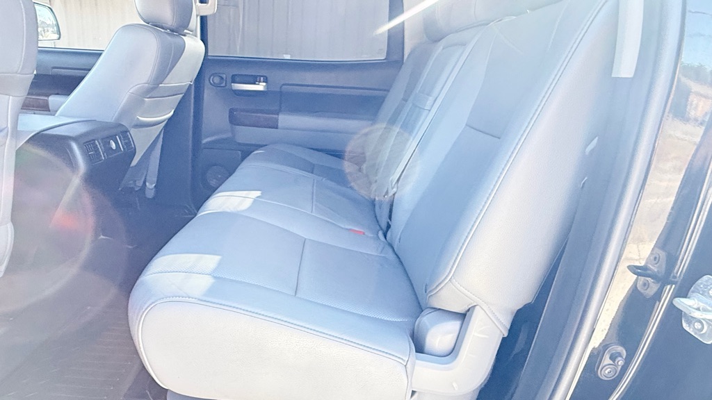 Photo 10 of this TOYOTA TUNDRA