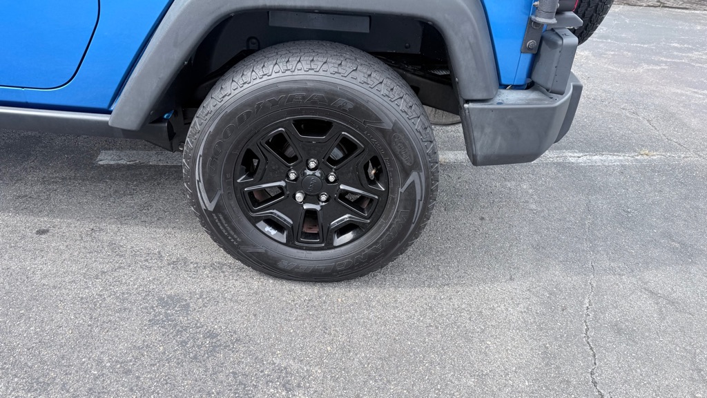 Photo 19 of this JEEP WRANGLER