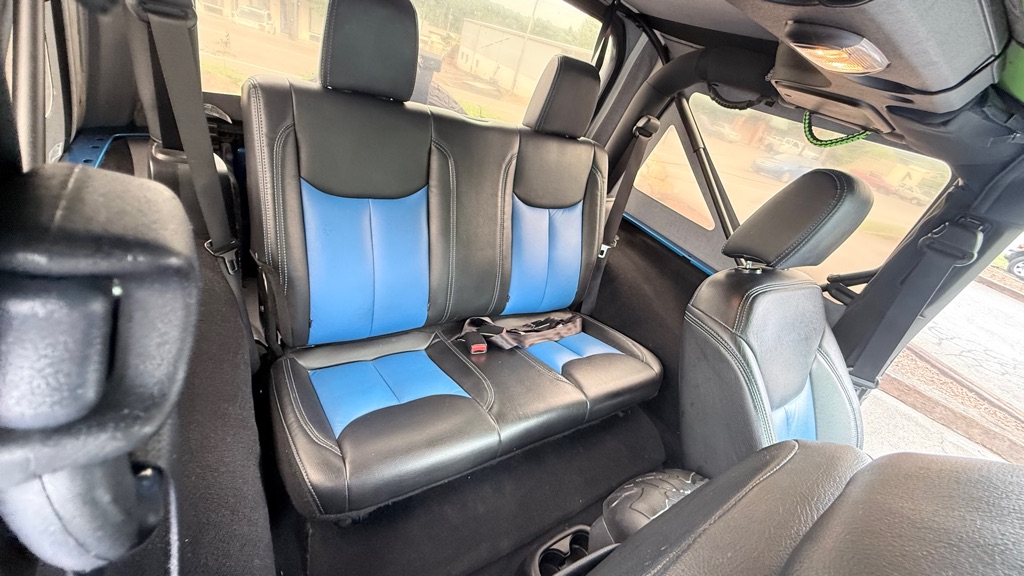 Photo 15 of this JEEP WRANGLER
