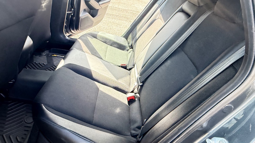 Photo 15 of this HONDA CIVIC