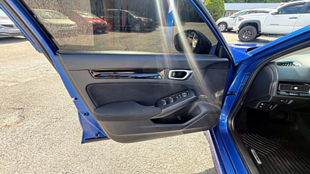 Photo 8 of this HONDA CIVIC