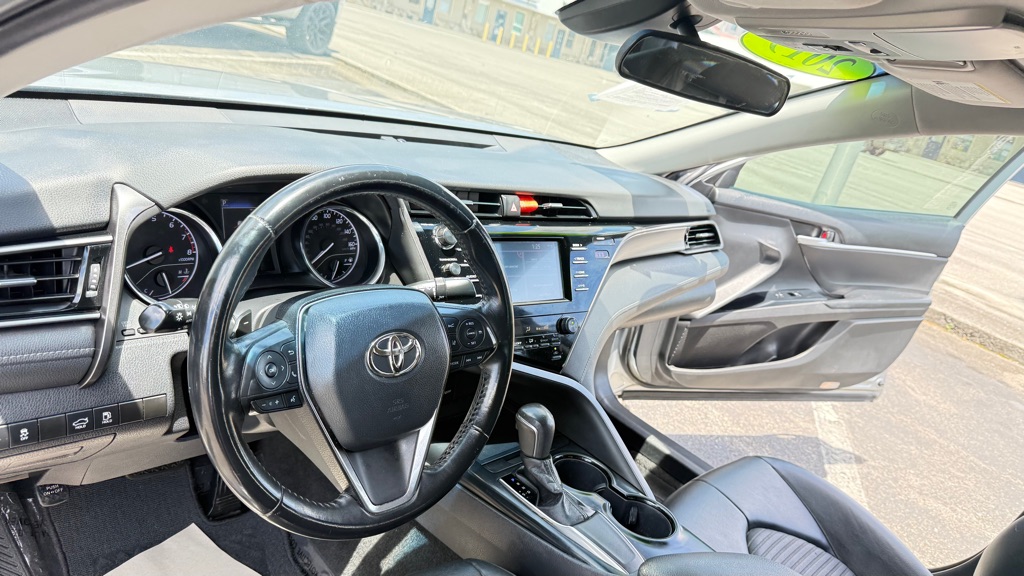 Photo 16 of this TOYOTA CAMRY