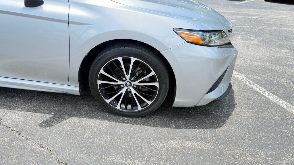 Photo 19 of this TOYOTA CAMRY