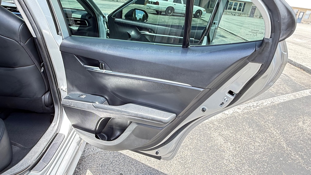 Photo 23 of this TOYOTA CAMRY