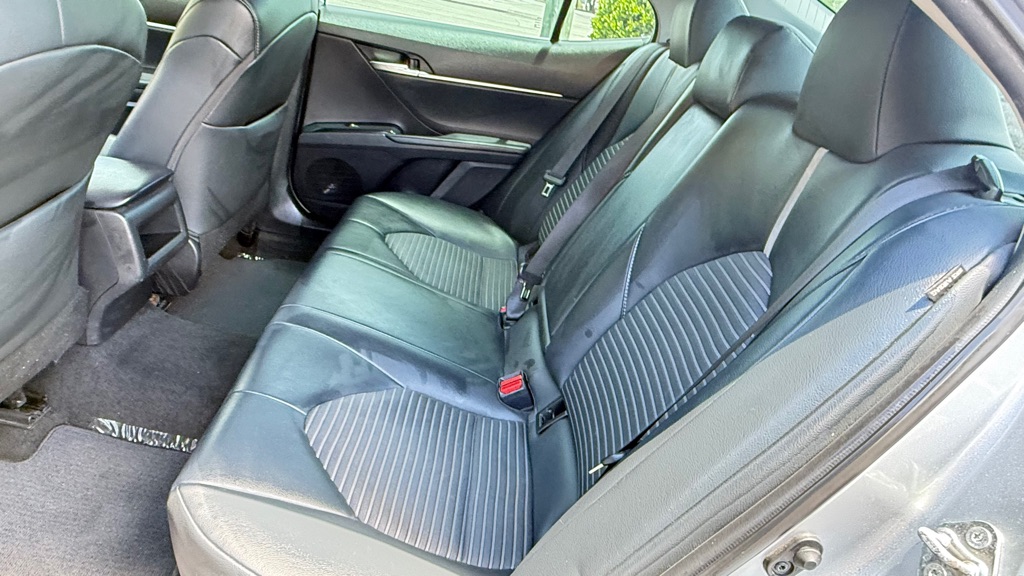 Photo 12 of this TOYOTA CAMRY