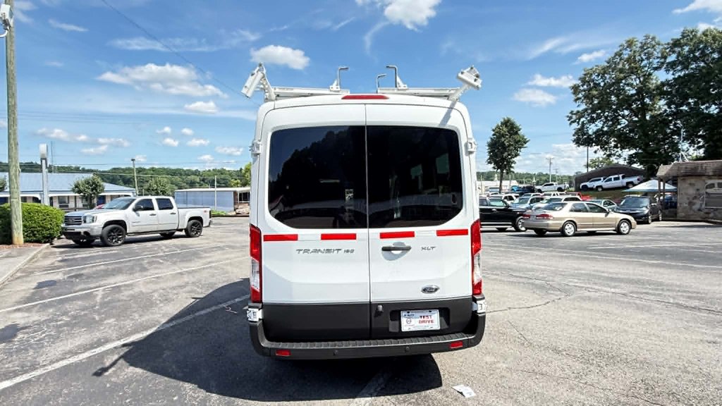 Photo 8 of this FORD TRANSIT
