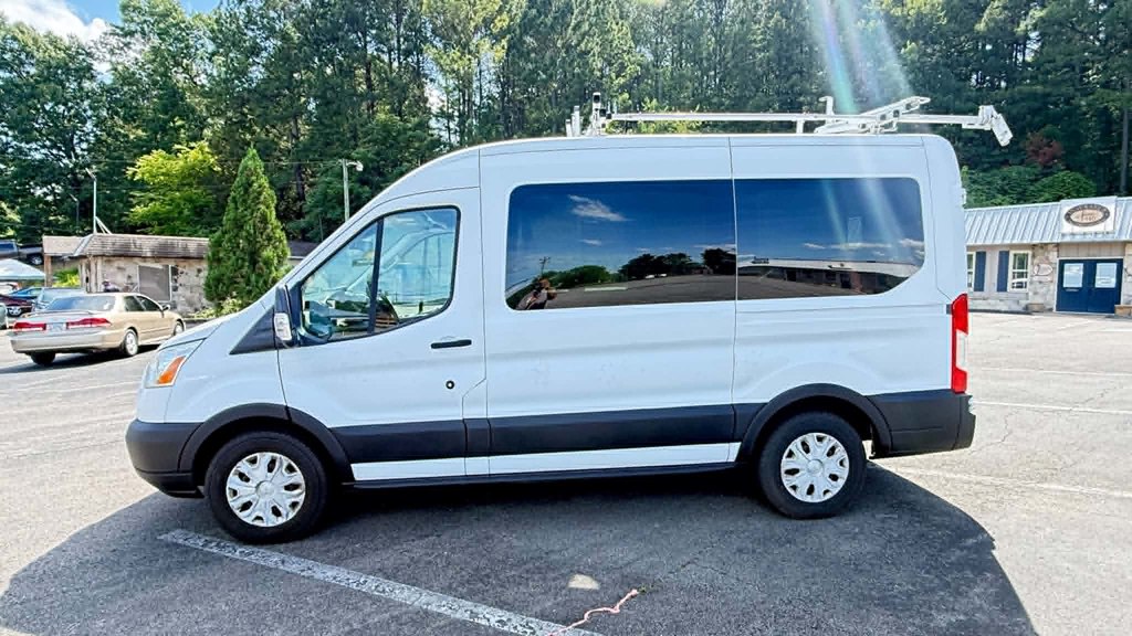 Photo 7 of this FORD TRANSIT