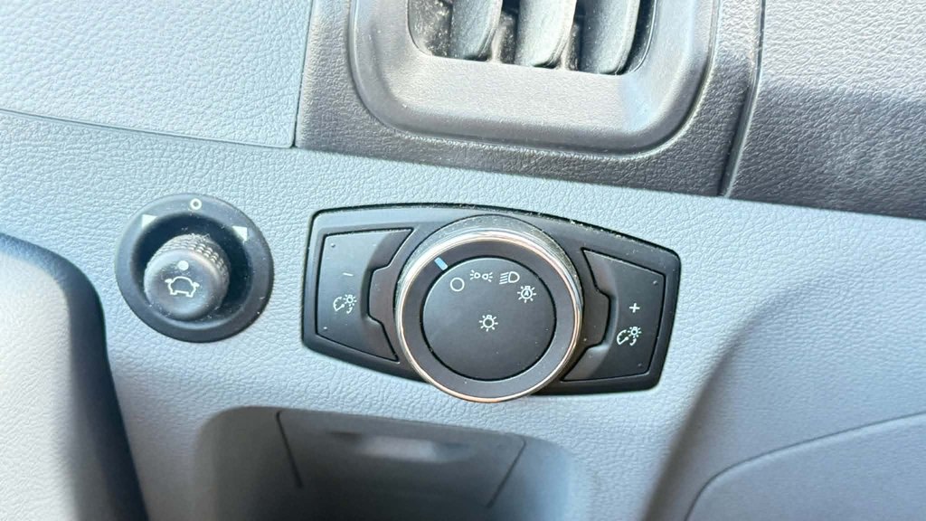 Photo 9 of this FORD TRANSIT