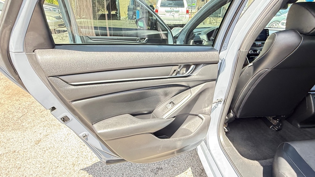 Photo 26 of this HONDA ACCORD