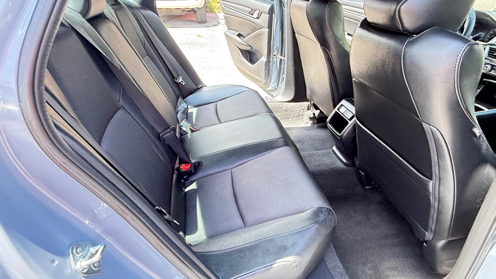 Photo 12 of this HONDA ACCORD