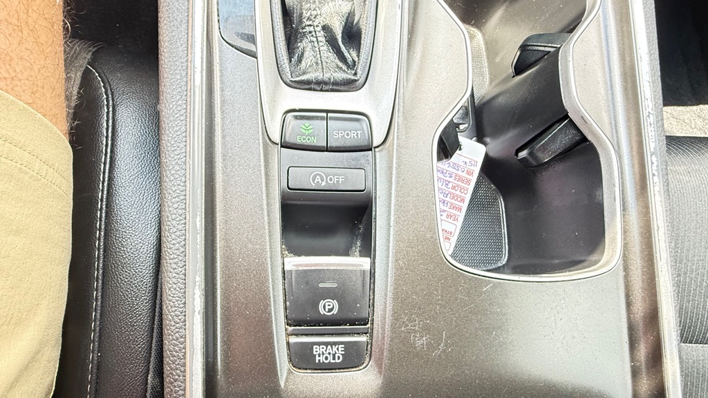 Photo 32 of this HONDA ACCORD