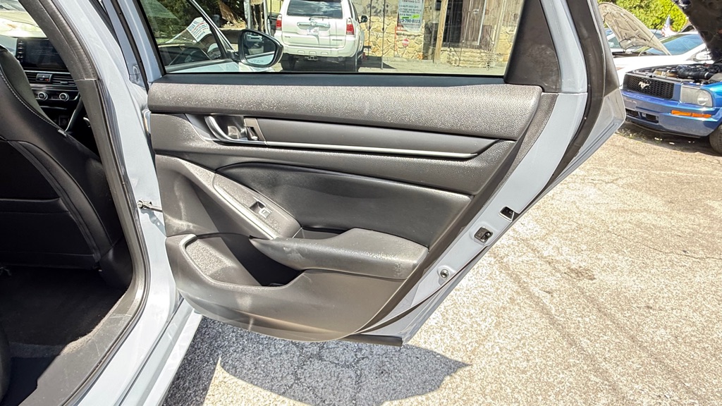 Photo 24 of this HONDA ACCORD