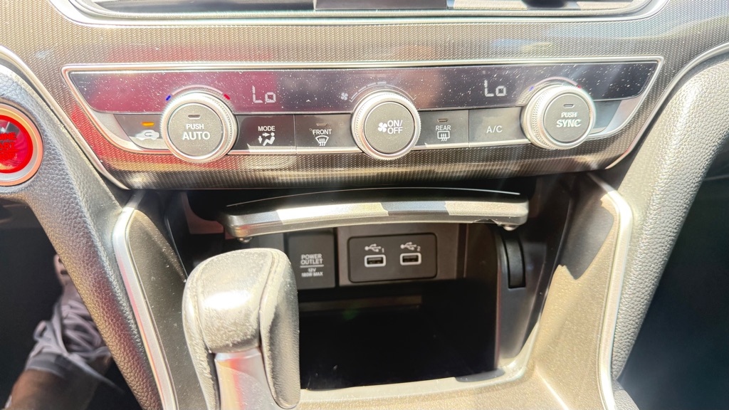 Photo 18 of this HONDA ACCORD