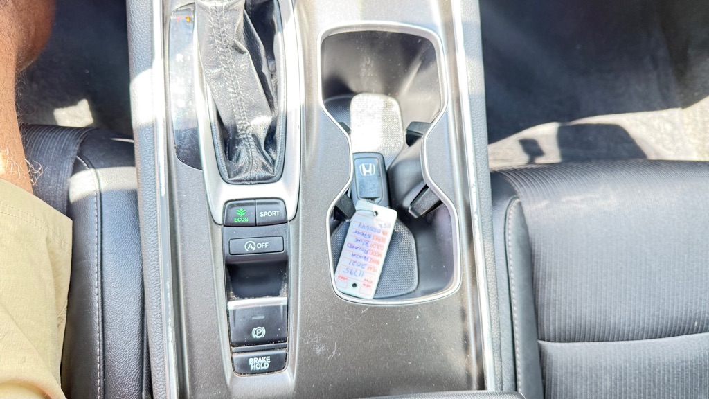 Photo 19 of this HONDA ACCORD