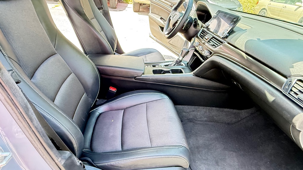 Photo 14 of this HONDA ACCORD