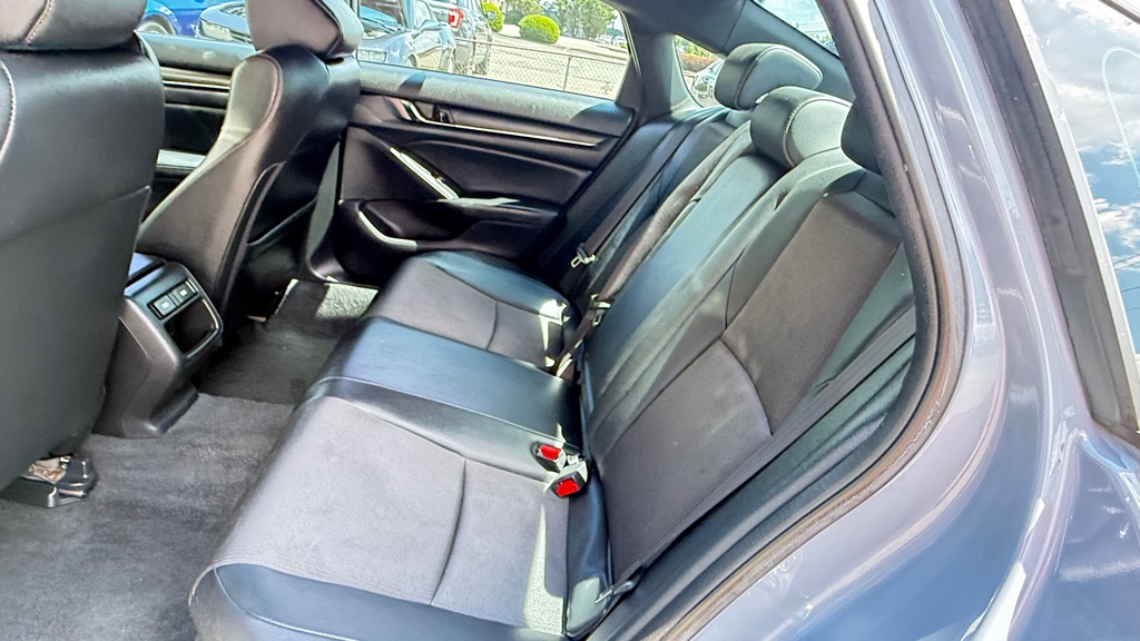 Photo 11 of this HONDA ACCORD