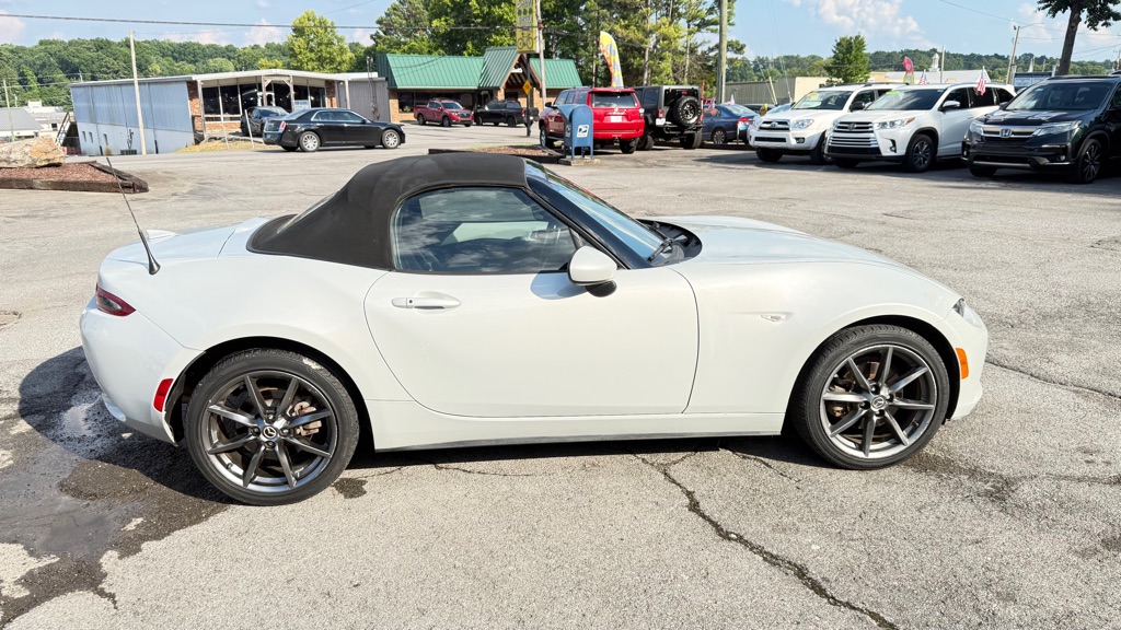 Photo 5 of this MAZDA MX-5 MIATA