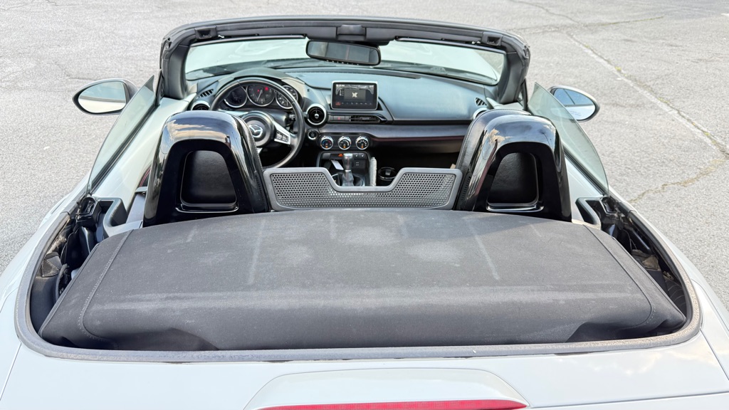 Photo 19 of this MAZDA MX-5 MIATA