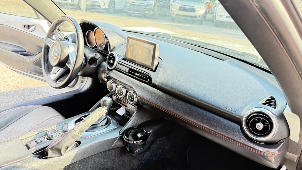 Photo 11 of this MAZDA MX-5 MIATA