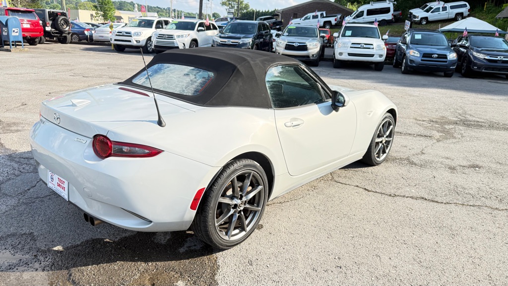 Photo 6 of this MAZDA MX-5 MIATA