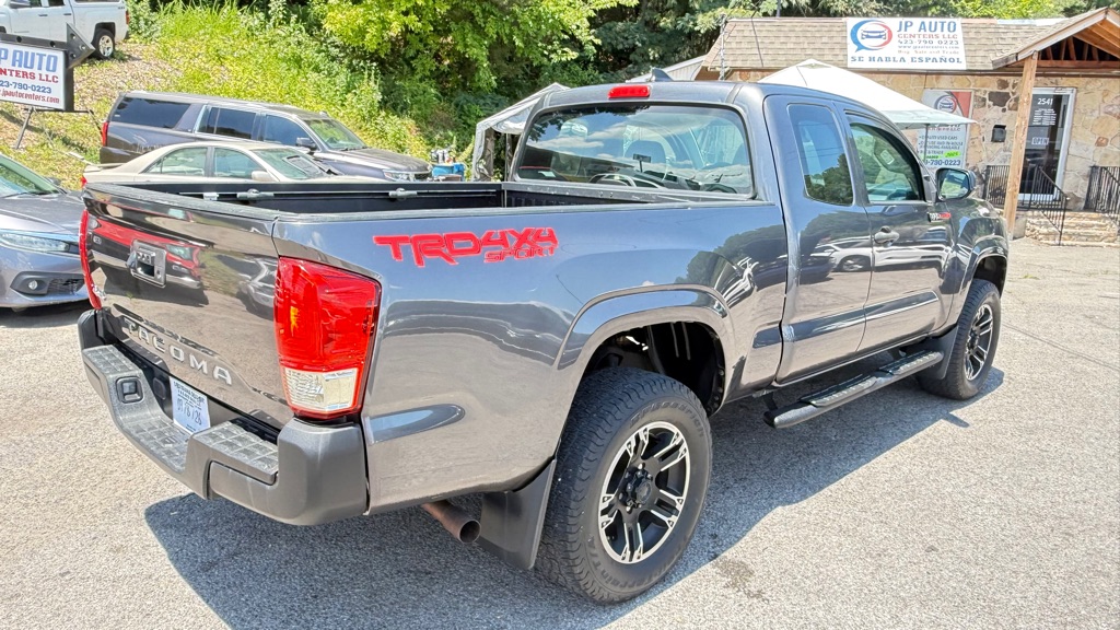 Photo 7 of this TOYOTA TACOMA