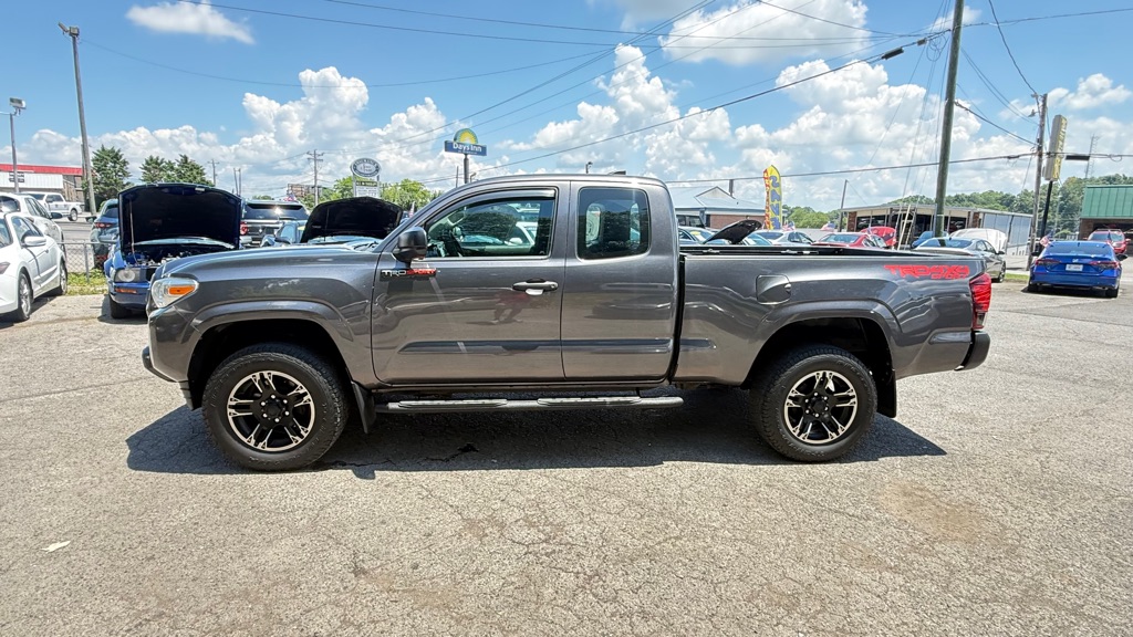 Photo 4 of this TOYOTA TACOMA