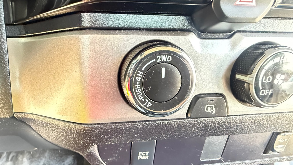 Photo 18 of this TOYOTA TACOMA