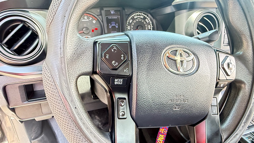 Photo 17 of this TOYOTA TACOMA