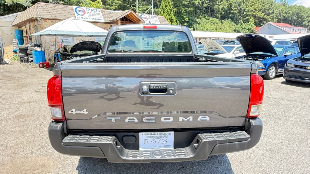 Photo 8 of this TOYOTA TACOMA