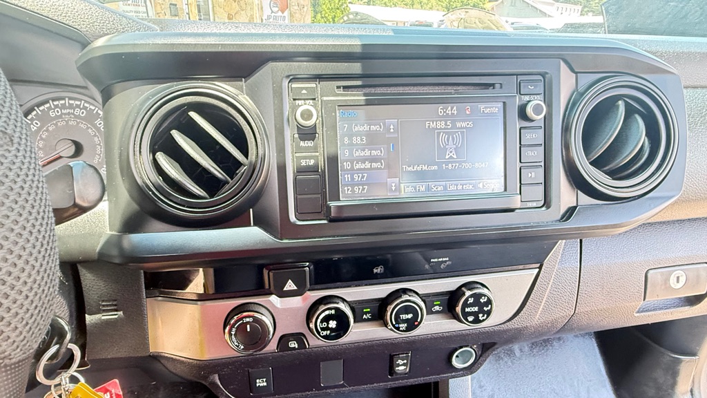 Photo 16 of this TOYOTA TACOMA