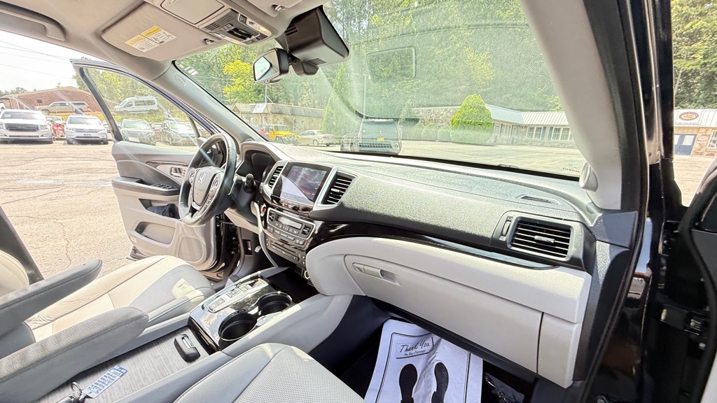 Photo 18 of this HONDA PILOT